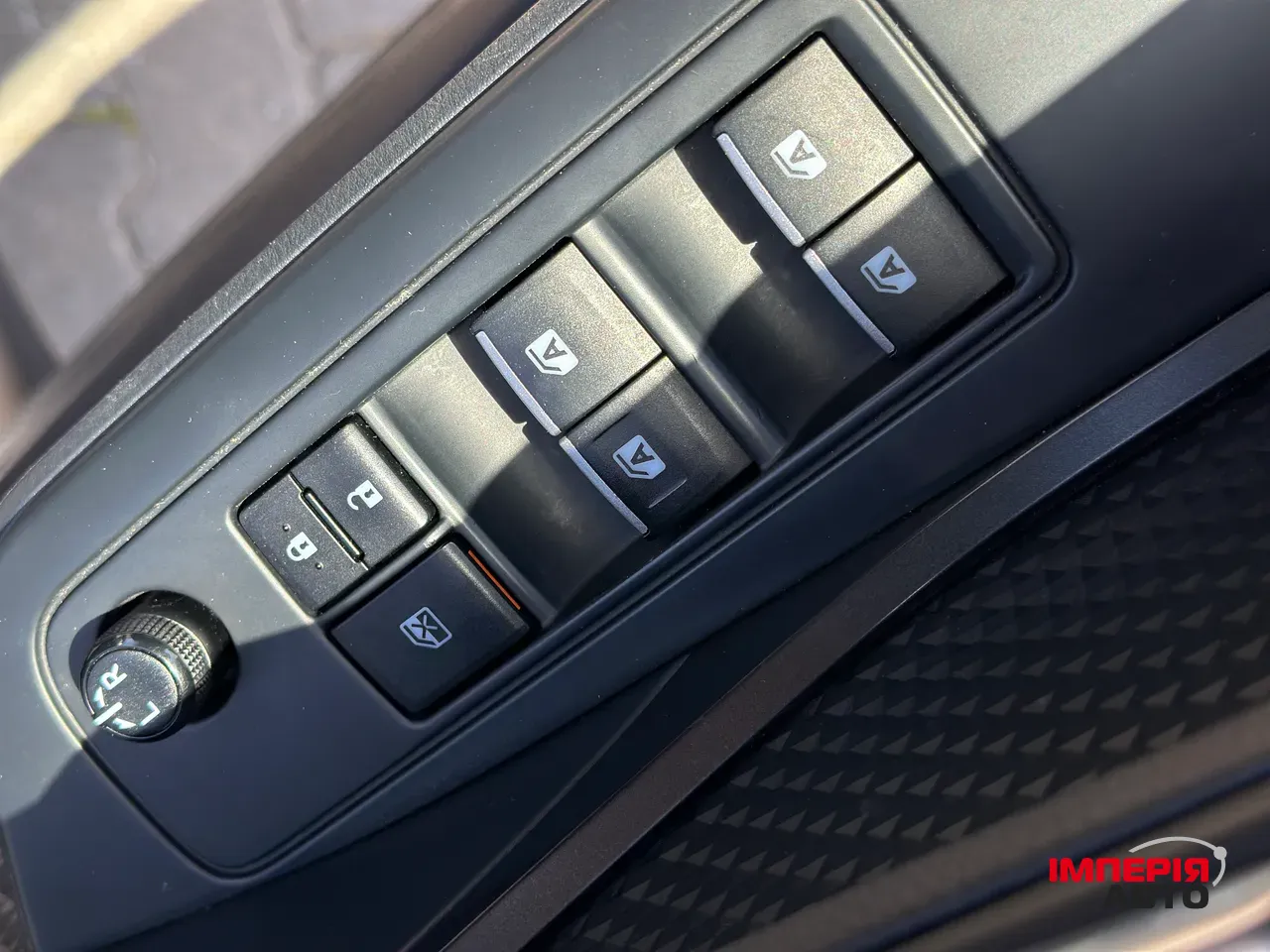 Toyota C-HR - фото 25