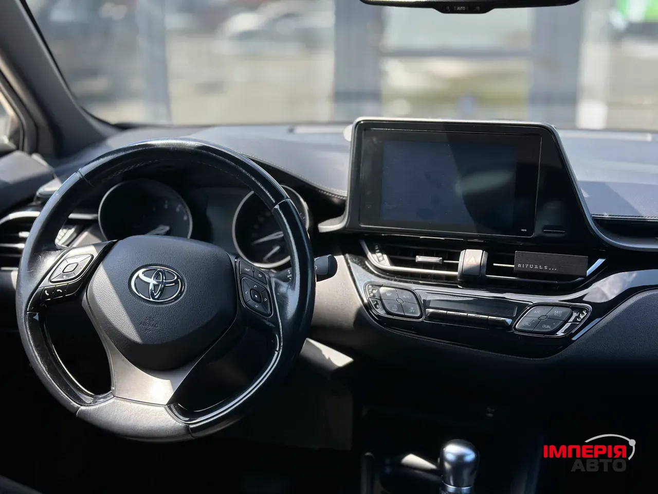 Toyota C-HR - фото 24