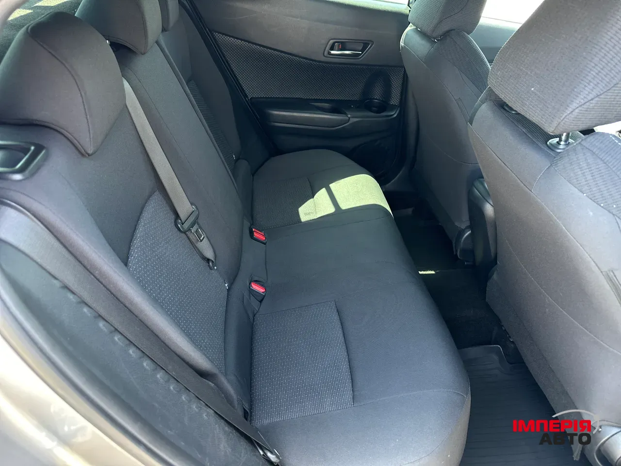 Toyota C-HR - фото 21