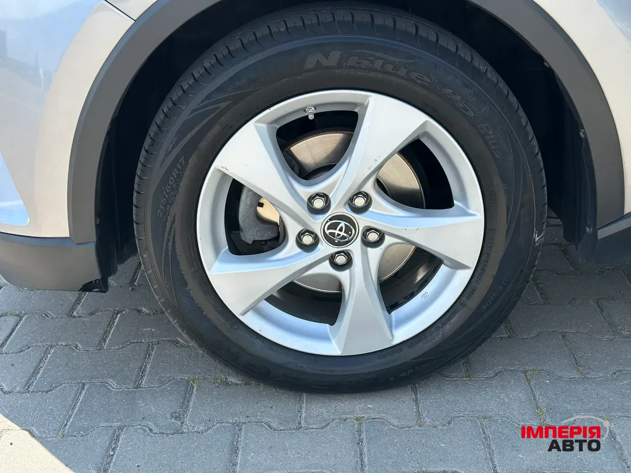 Toyota C-HR - фото 9