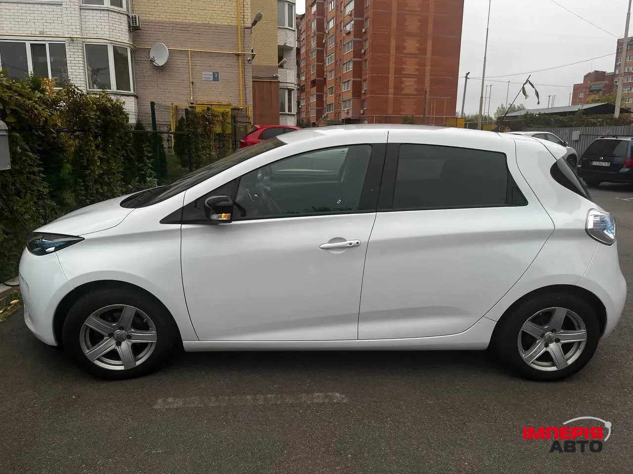 Renault ZOE - фото 8