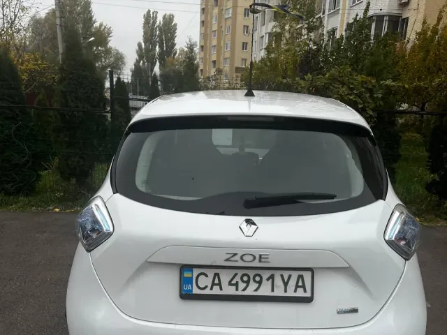 Renault ZOE - фото 2