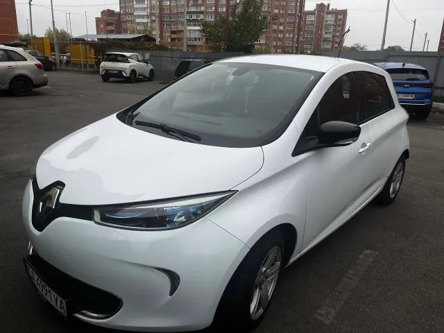 Renault ZOE - фото 4