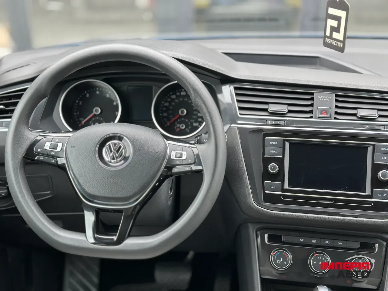 Volkswagen Tiguan - фото 24