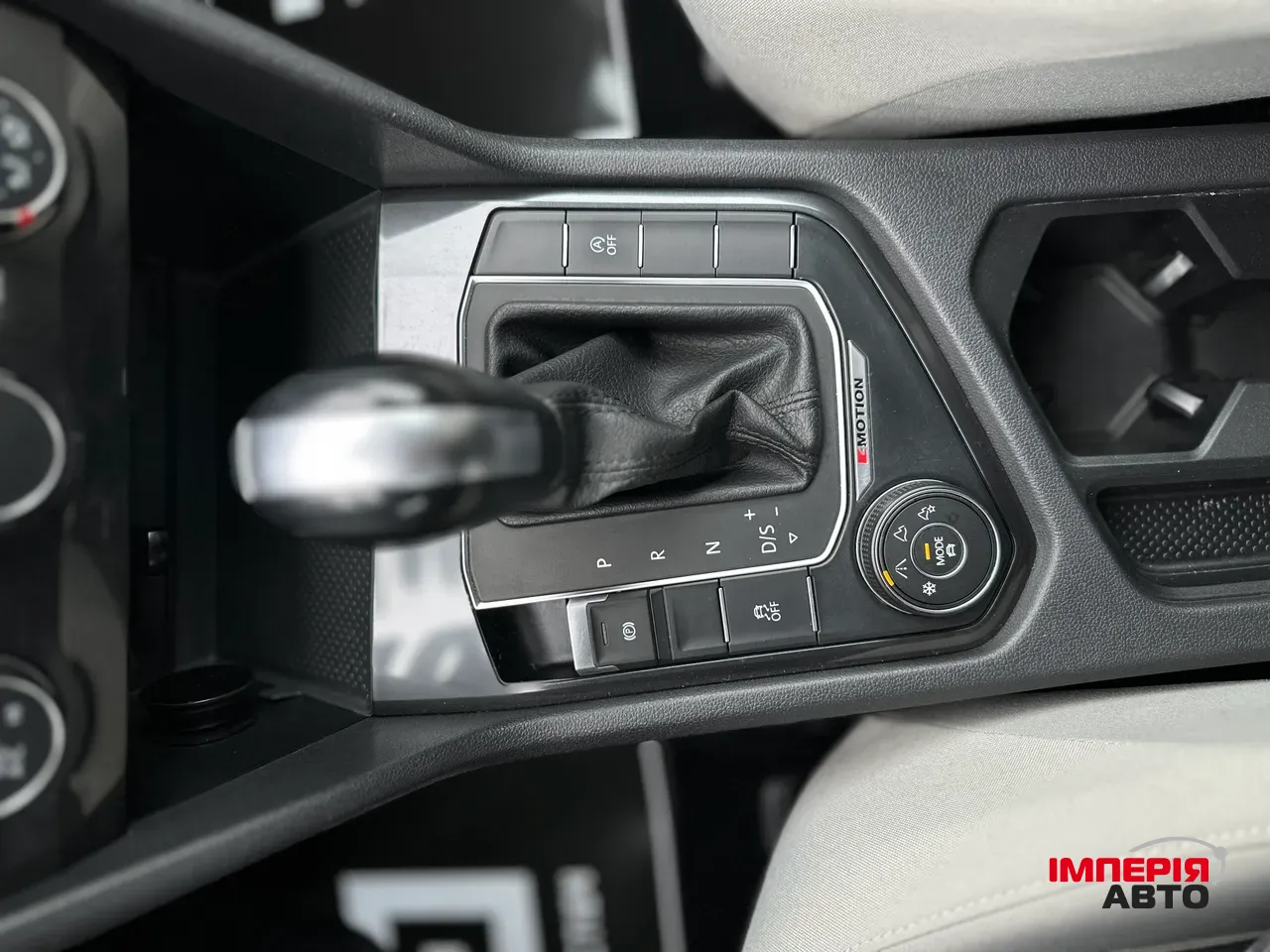 Volkswagen Tiguan - фото 32