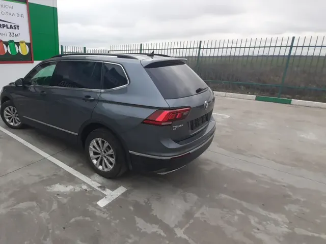 Volkswagen Tiguan - фото 5