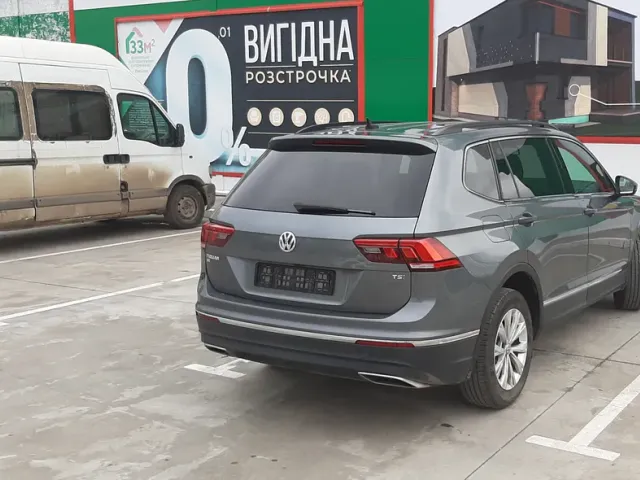Volkswagen Tiguan - фото 2