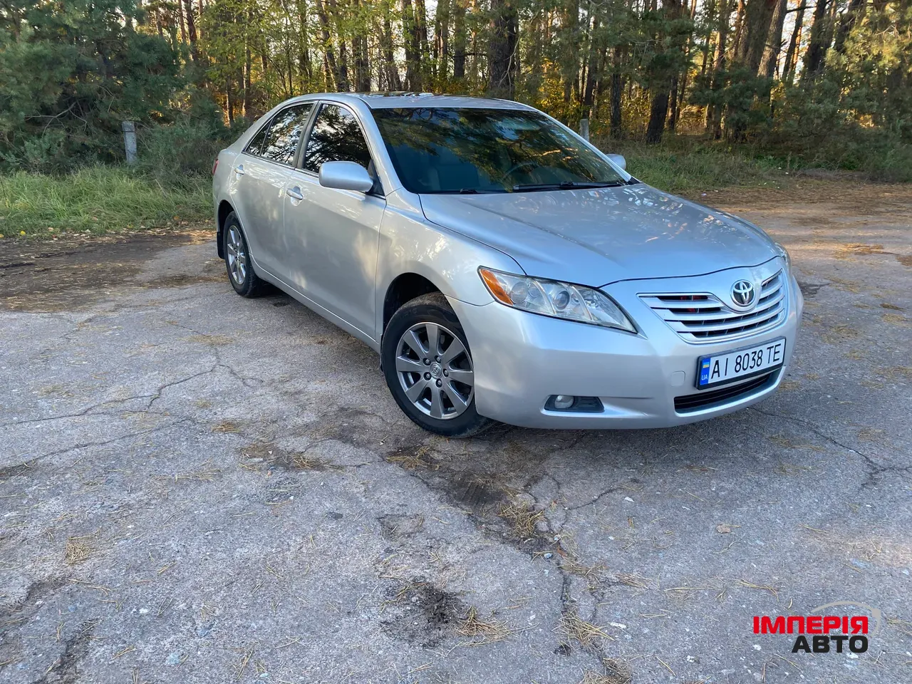 Toyota Camry - фото 2