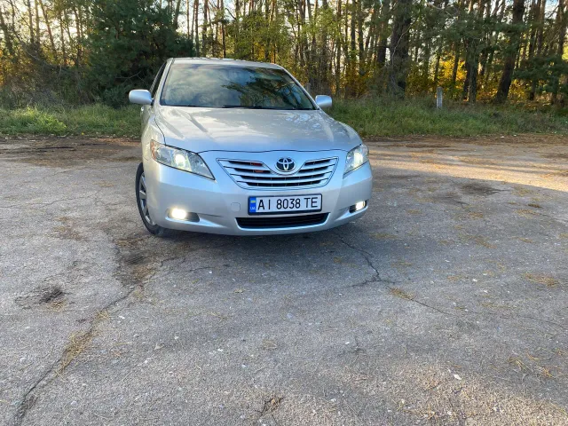Toyota Camry - фото 3