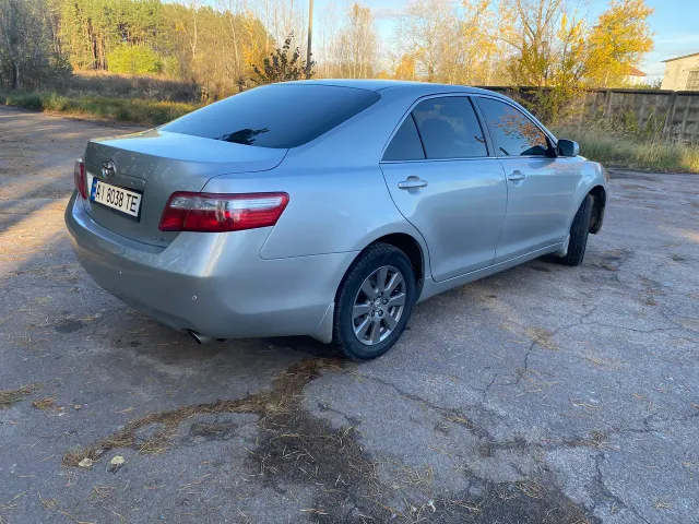 Toyota Camry - фото 5