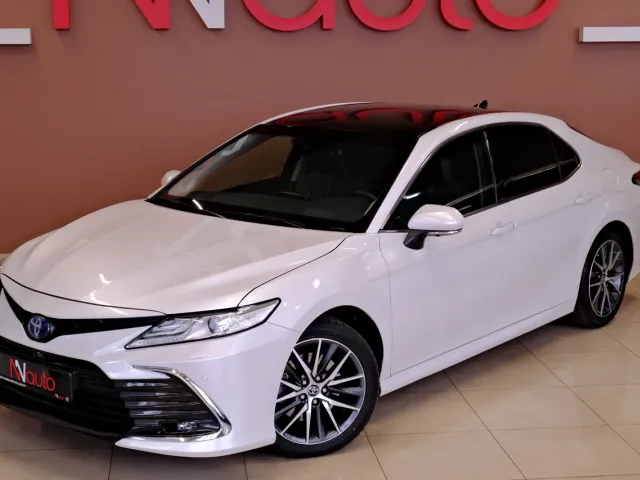 Toyota Camry - фото 2