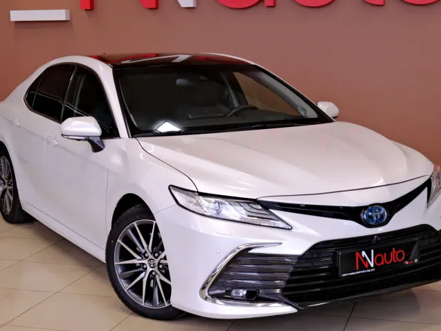 Toyota Camry - фото 4