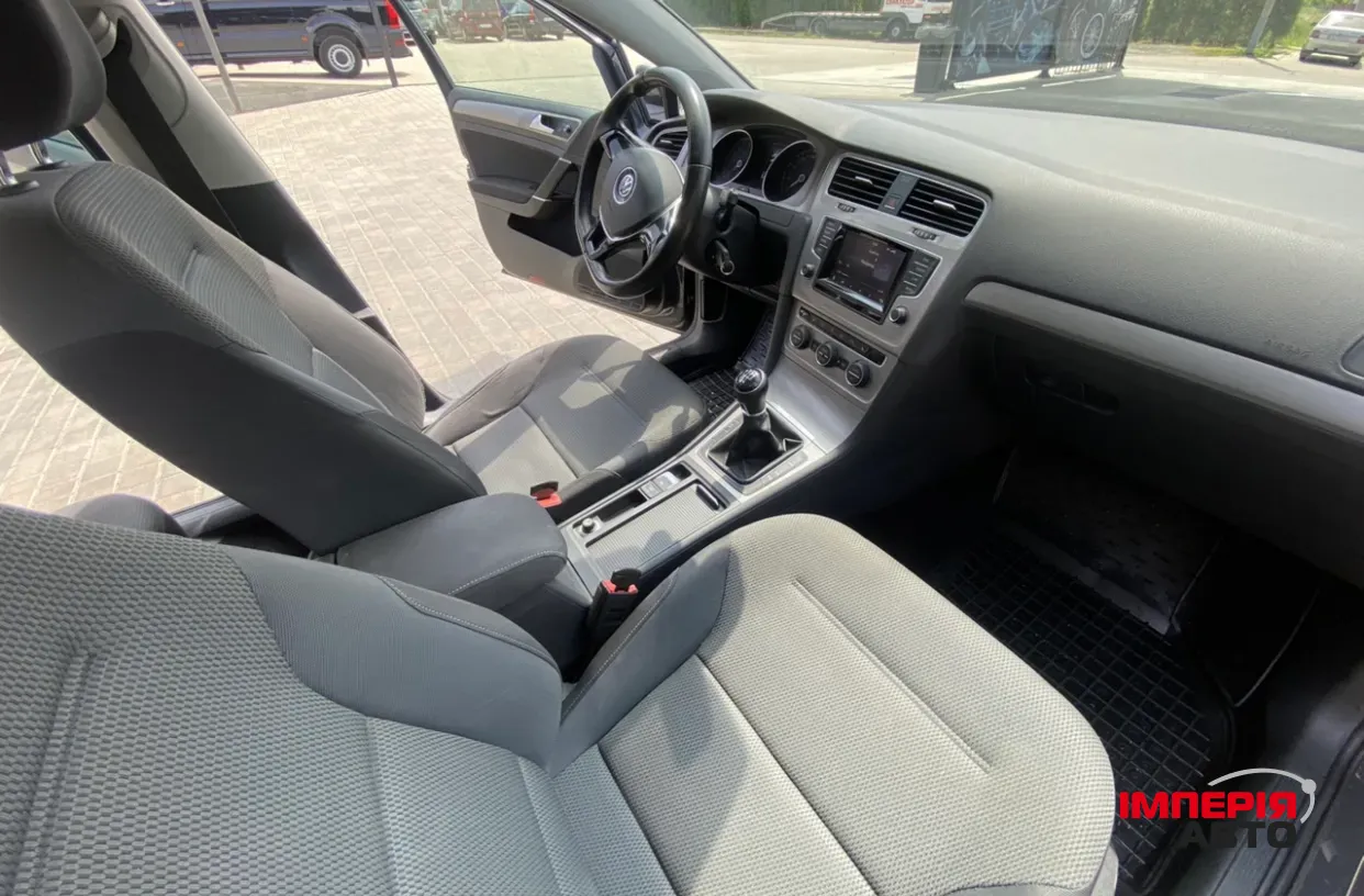 Volkswagen Golf - фото 6