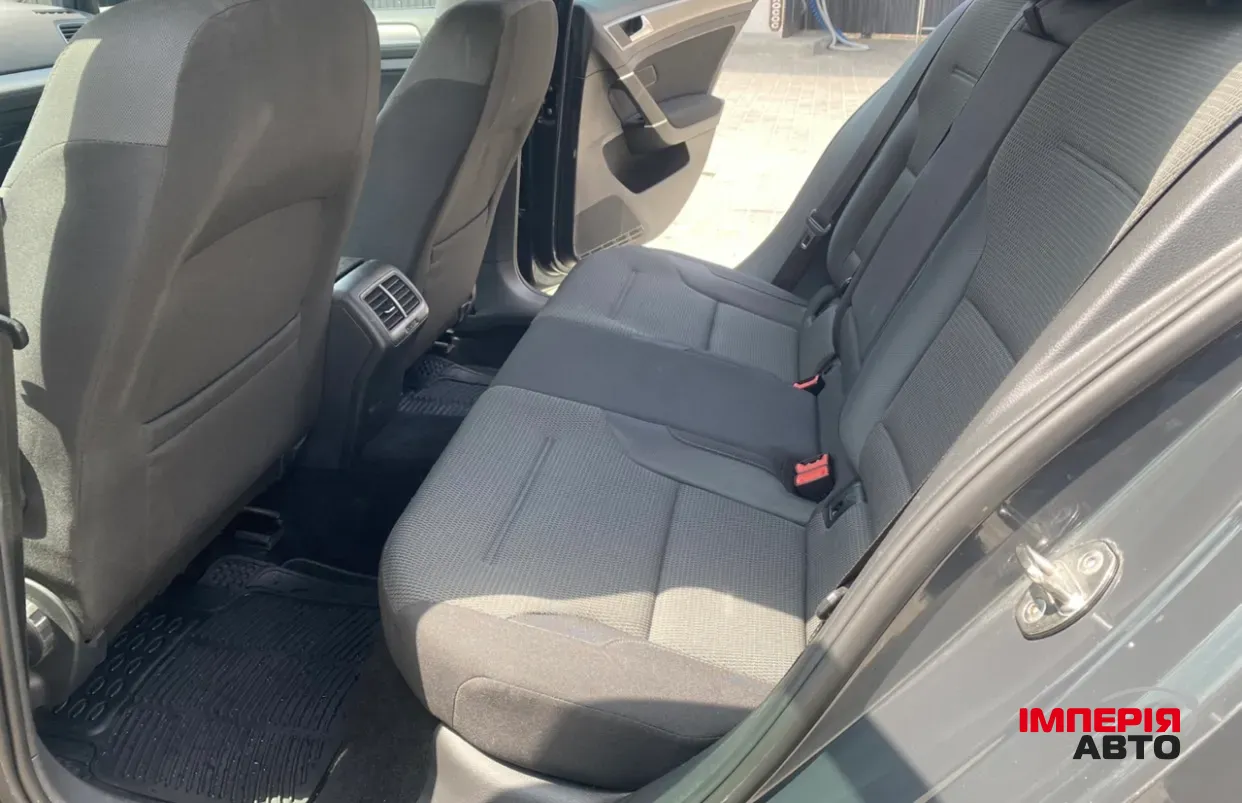 Volkswagen Golf - фото 8