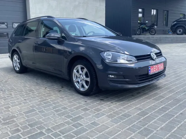 Volkswagen Golf - фото 1