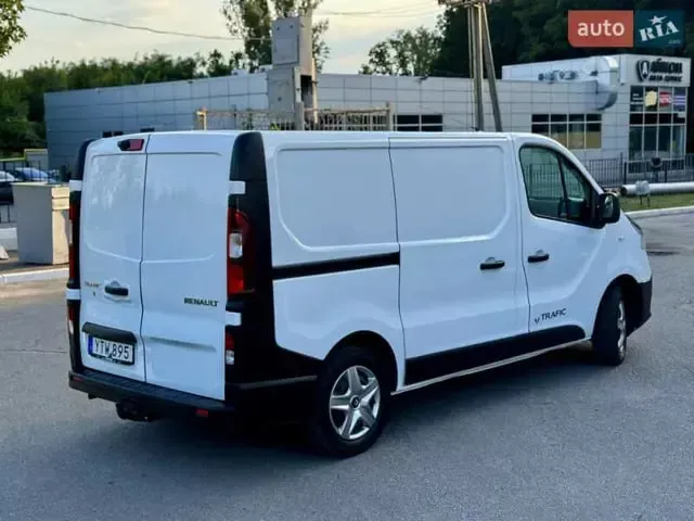 Renault Trafic - фото 3