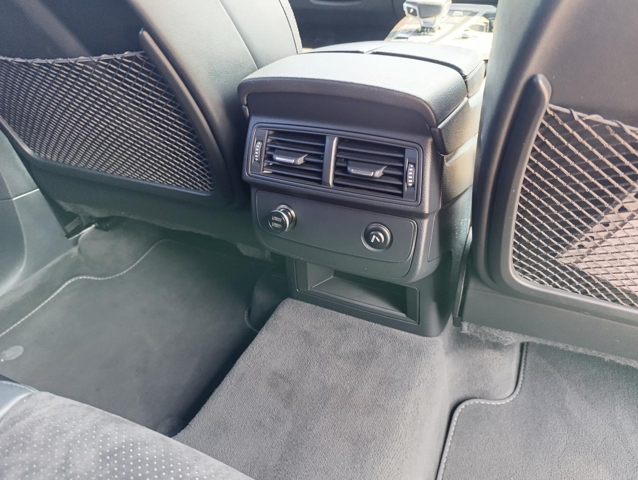 Audi Q7 - фото 35