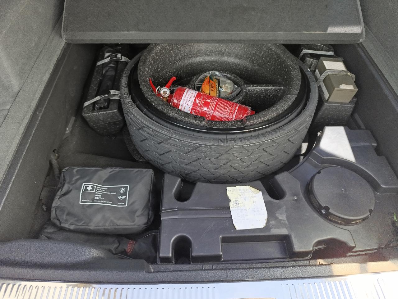 Audi Q7 - фото 17