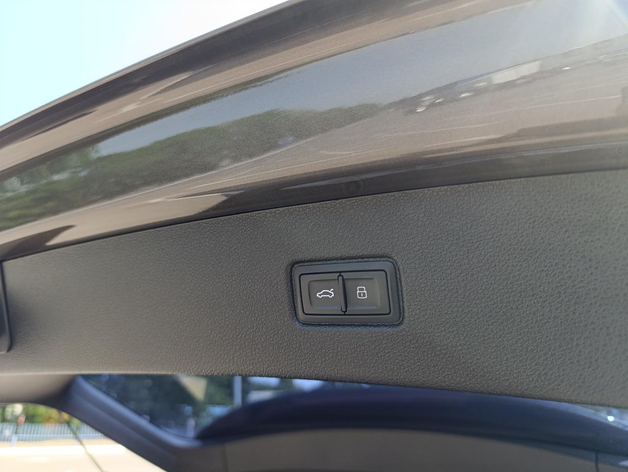 Audi Q7 - фото 18