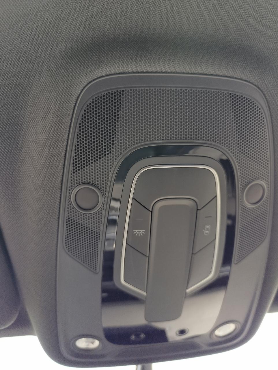 Audi Q7 - фото 3