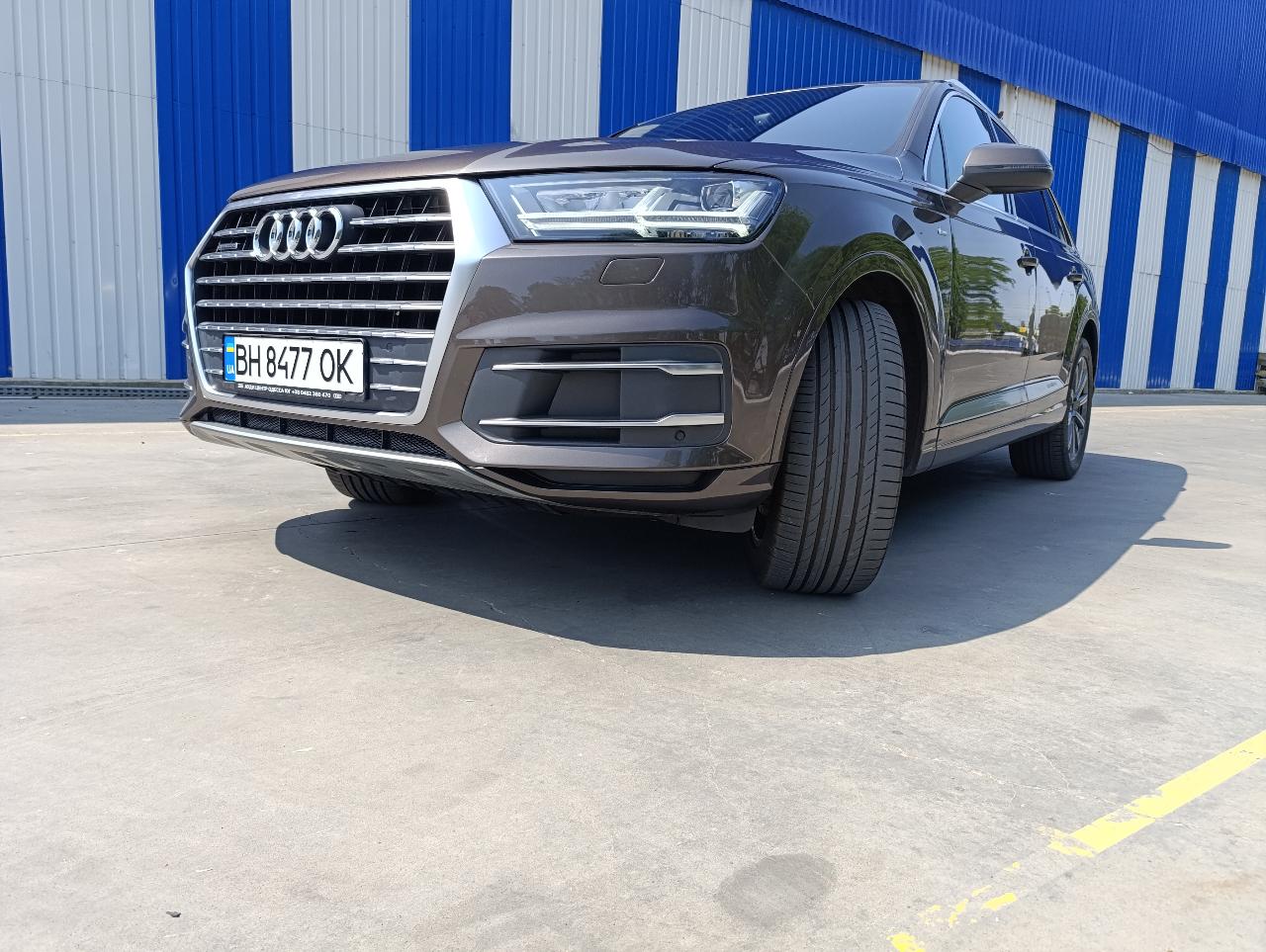 Audi Q7 - фото 10