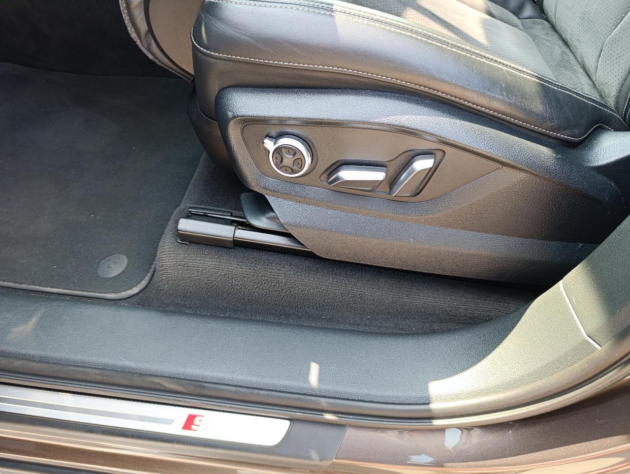 Audi Q7 - фото 29