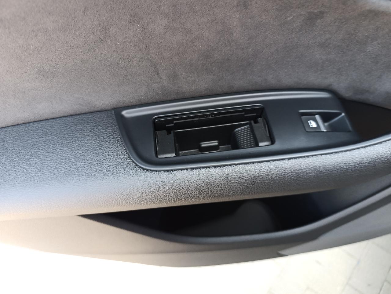 Audi Q7 - фото 23