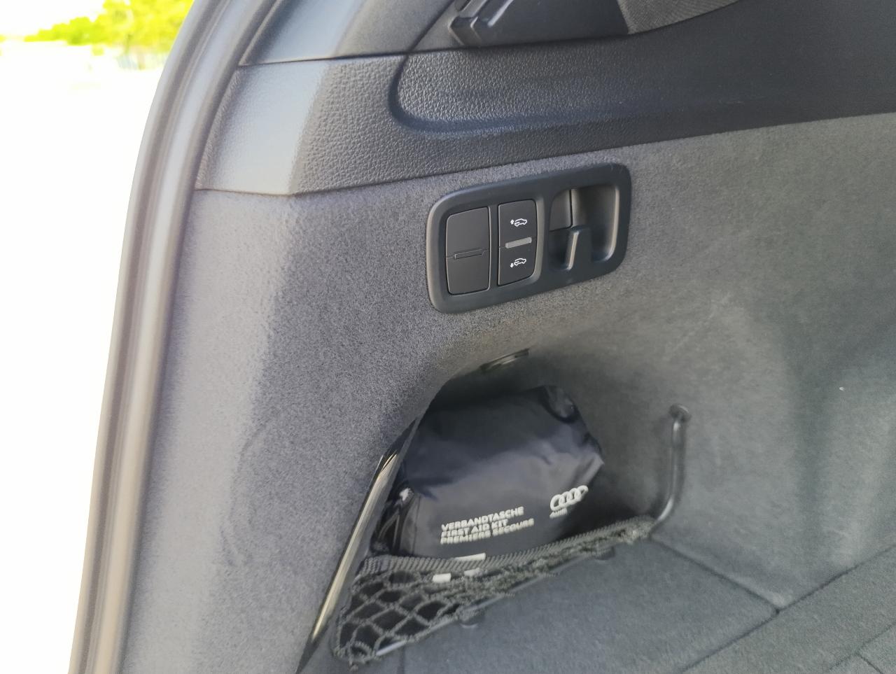 Audi Q7 - фото 26