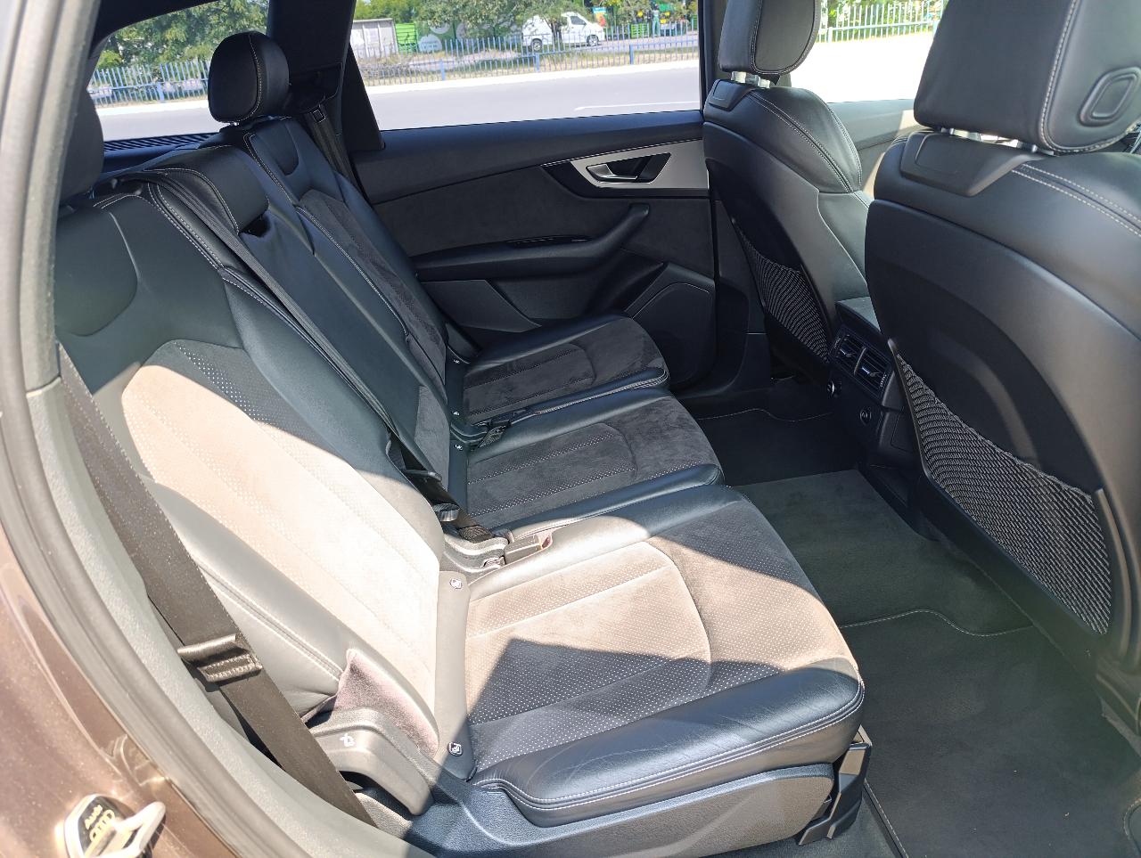 Audi Q7 - фото 48