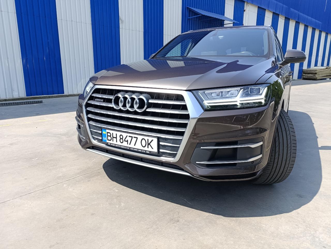 Audi Q7 - фото 15