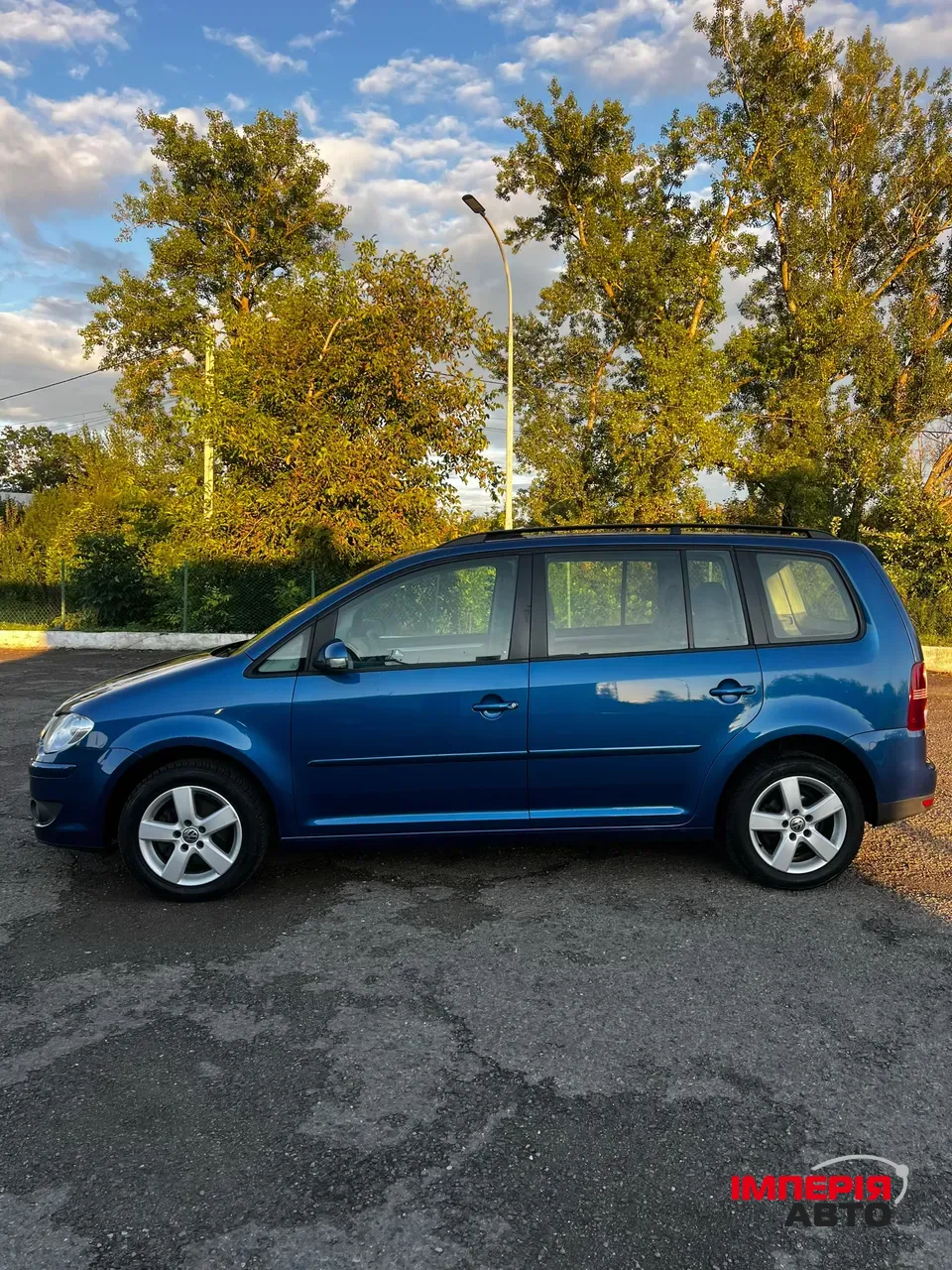 Volkswagen Touran - фото 3