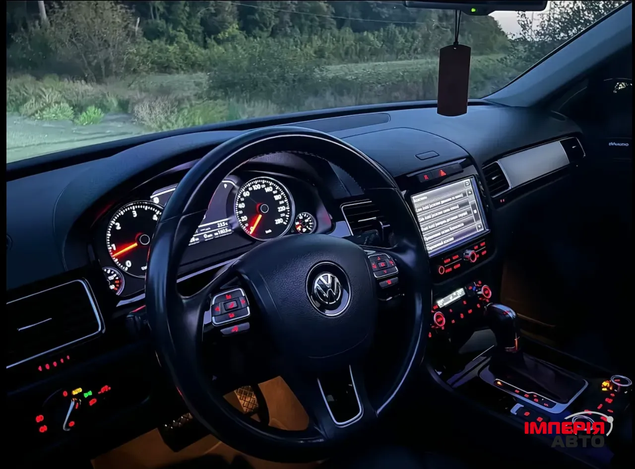 Volkswagen Touareg - фото 5