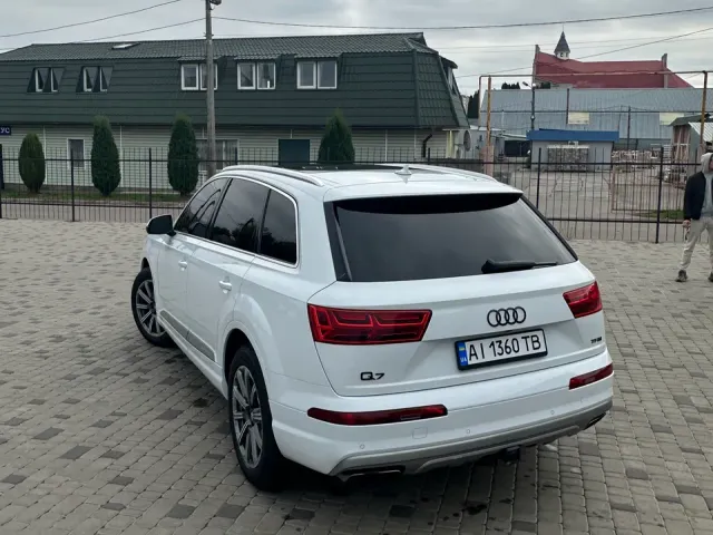 Audi Q7 - фото 3