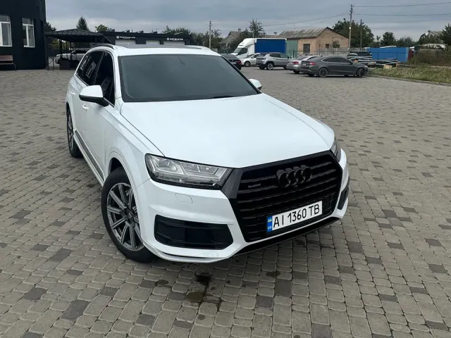 Audi Q7 - фото 1