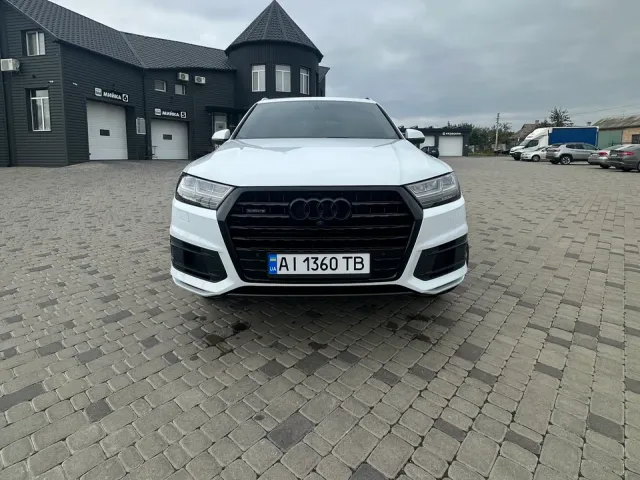 Audi Q7 - фото 5