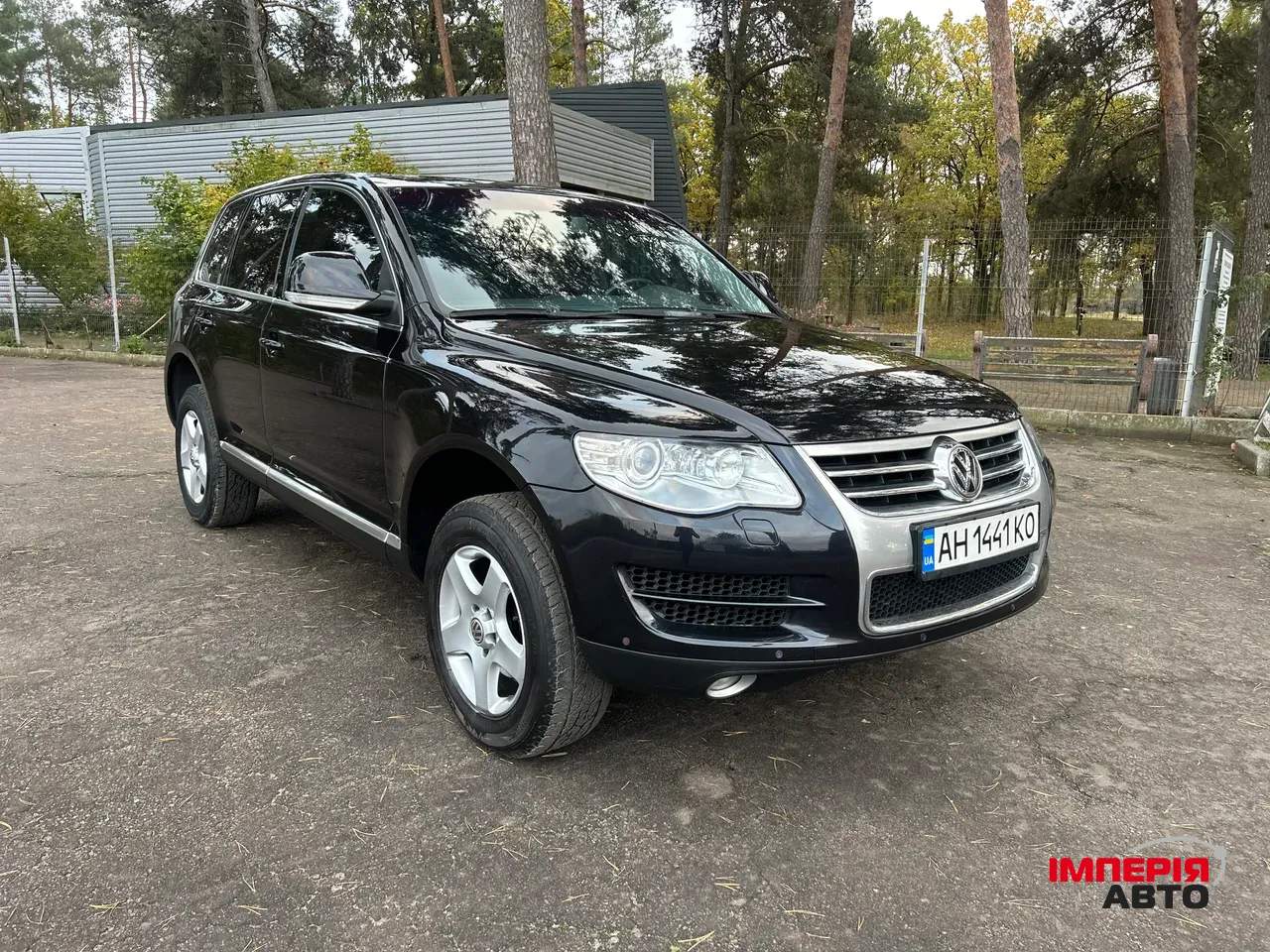 Volkswagen Touareg - фото 1