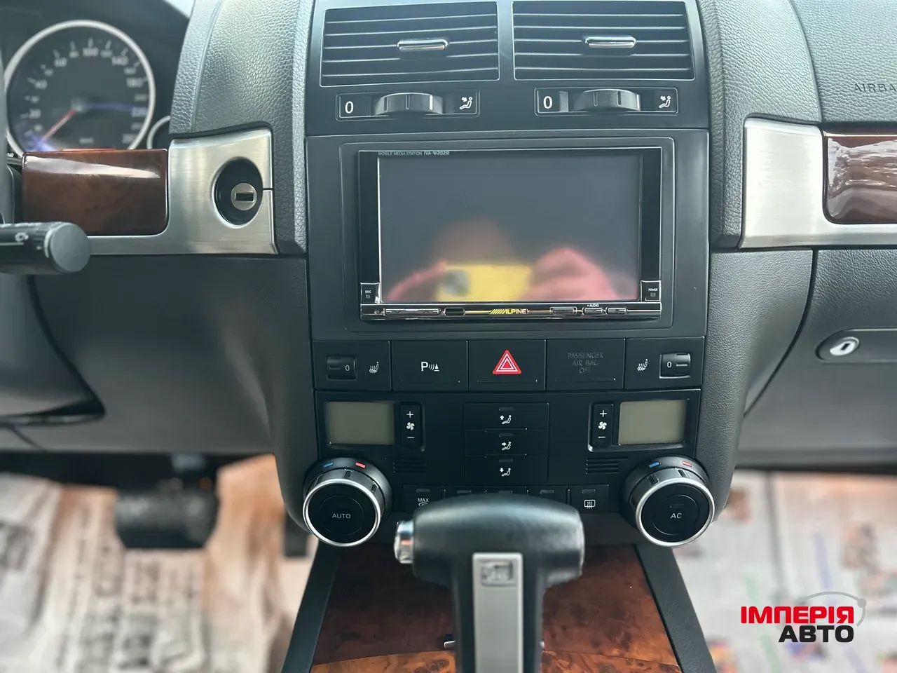 Volkswagen Touareg - фото 34