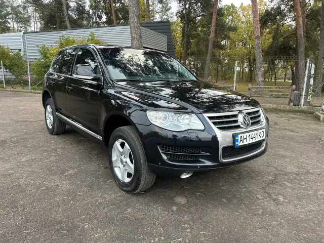 Volkswagen Touareg - фото 1