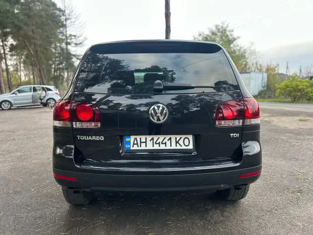 Volkswagen Touareg - фото 4