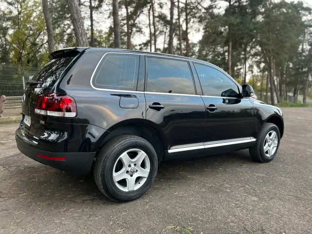 Volkswagen Touareg - фото 2
