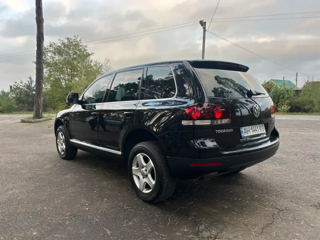 Volkswagen Touareg - фото 3
