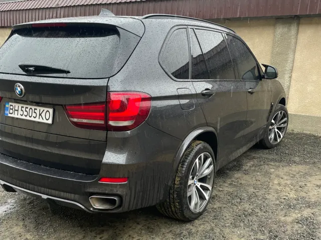 BMW X5 - фото 2