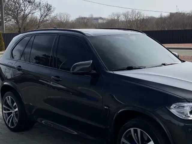 BMW X5 - фото 2