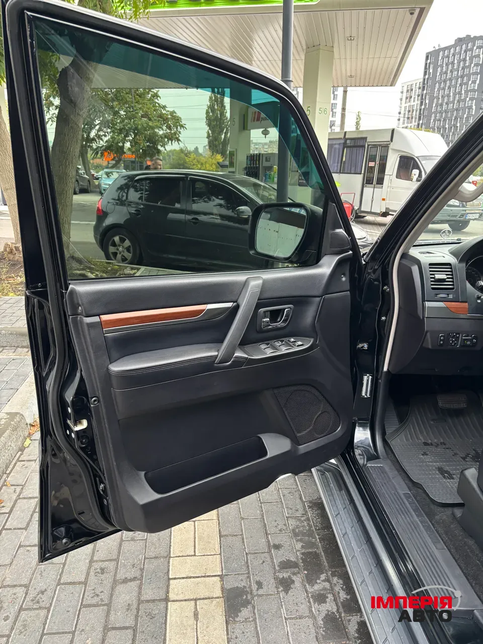 Mitsubishi Pajero - фото 11