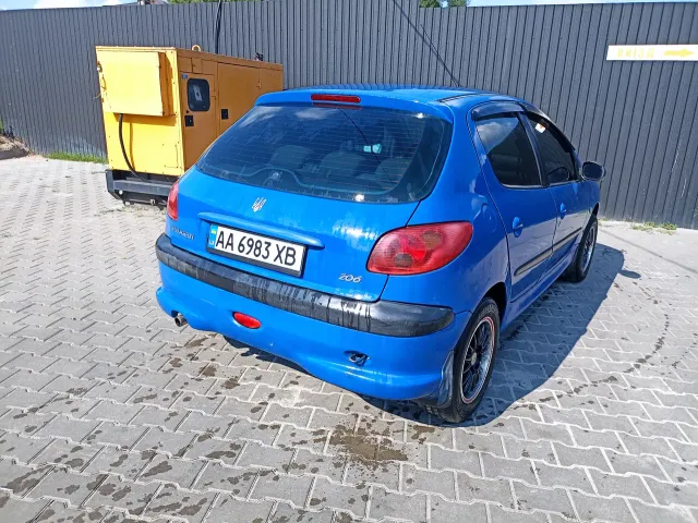 Peugeot 206 - фото 4