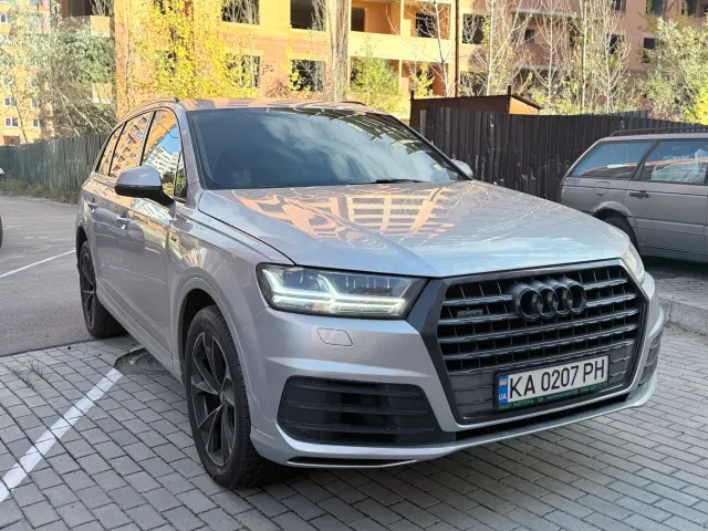 Audi Q7 - фото 2