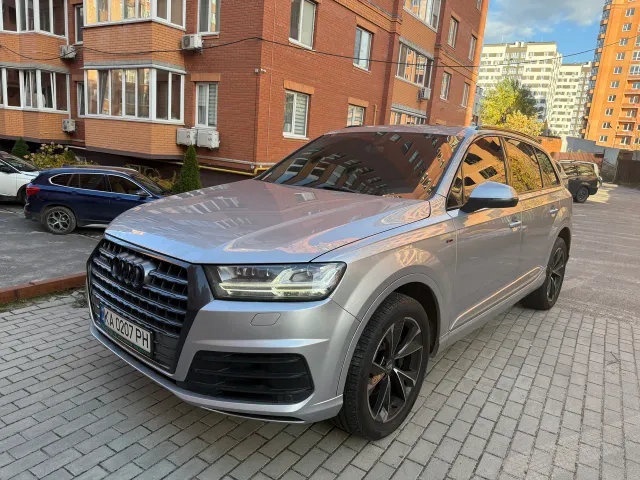 Audi Q7 - фото 5
