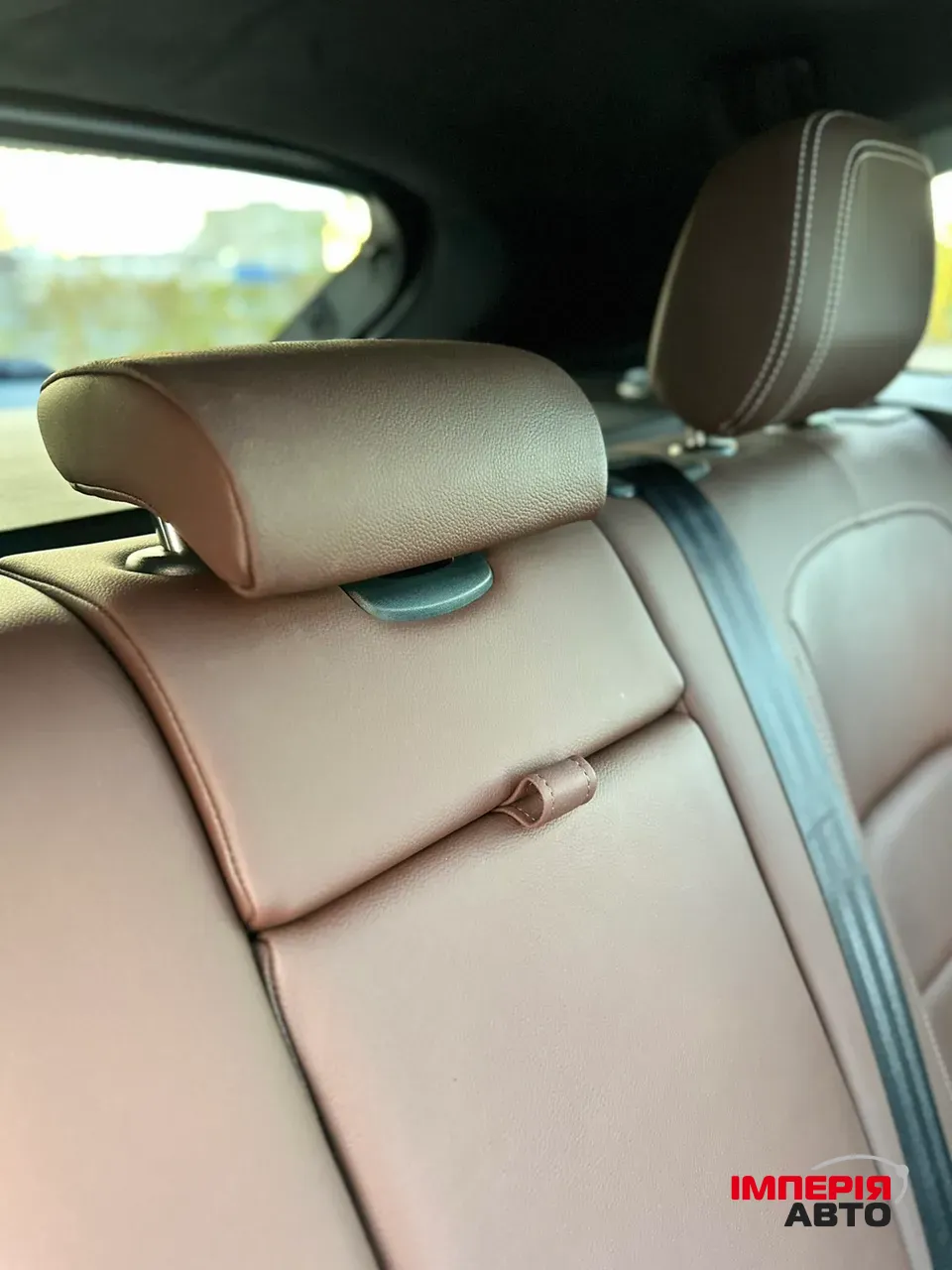 Jaguar F-Pace - фото 14