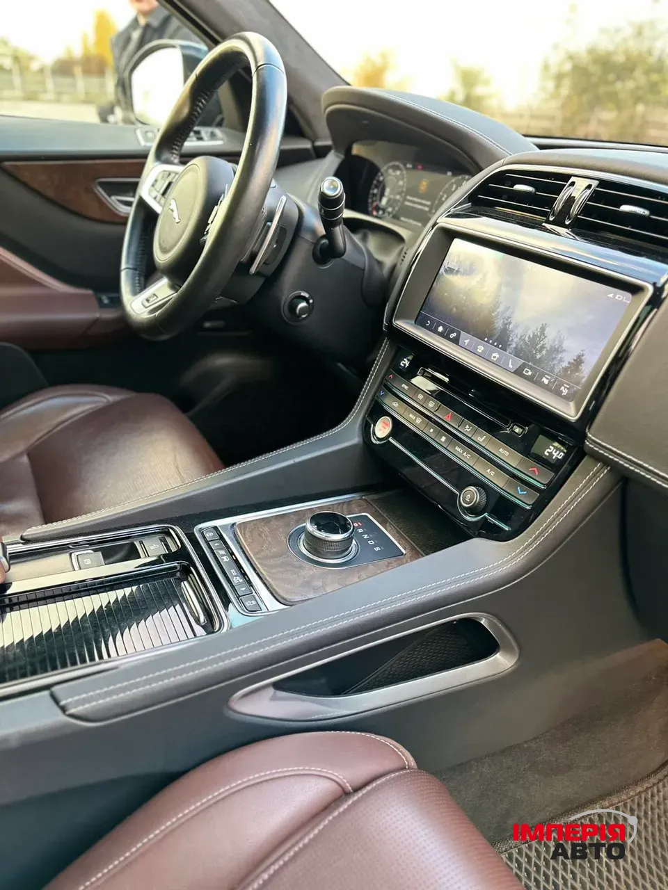 Jaguar F-Pace - фото 2