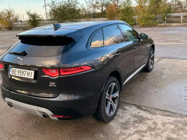 Jaguar F-Pace - фото 5